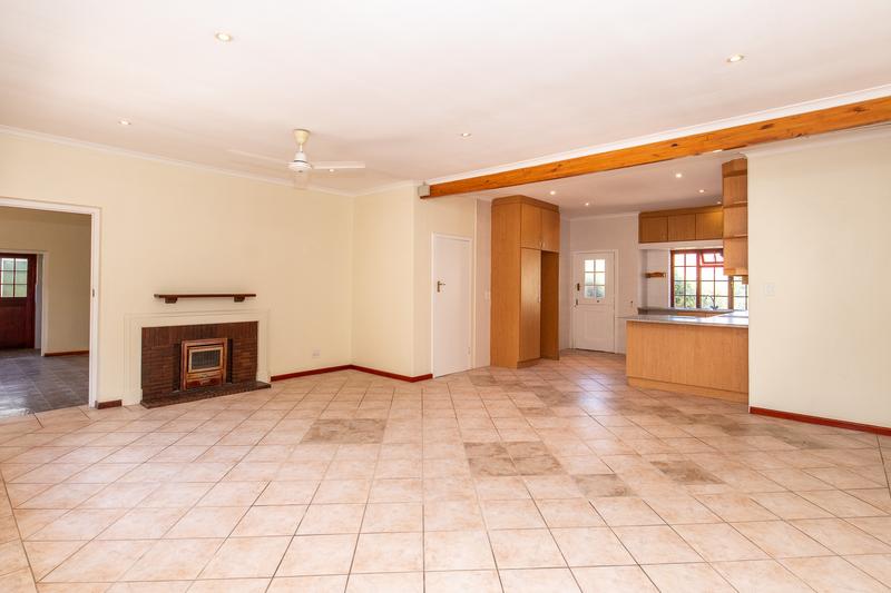 5 Bedroom Property for Sale in Bergvliet Western Cape